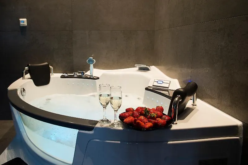 Leo Apartments Old Town Krakow 4*,